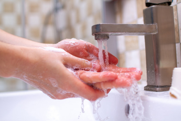 描述: E:\metro_20200217\全城抗炎\20200304_male_risk\image\hand-hygiene-person-bathroom-is-cleaning-washing-hands-using-soap-foam_122732-1365.jpg